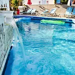 מלון דירות Acapulco Marinos Apartments- Adults Only
