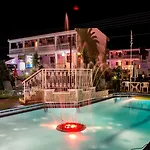מלון דירות Acapulco Marinos Apartments- Adults Only 4*